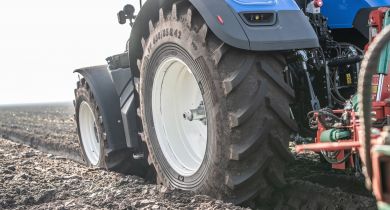 Vredestein: trois nouvelles tailles adaptées au labour pour le Traxion Optimall VF.