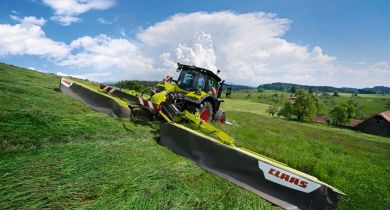 Claas: la faucheuse Disco 1010 se replie sur deux axes