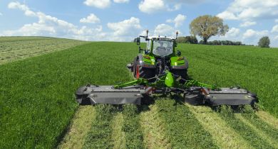 Un nouveau groupe de fauche avec conditionneur à dents ou à rouleaux