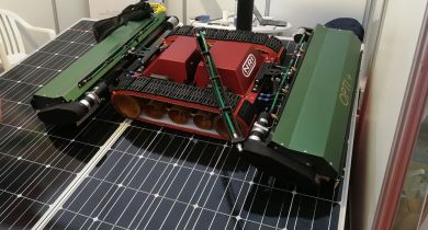 NRI: un robot pour nettoyer les panneaux solaires
